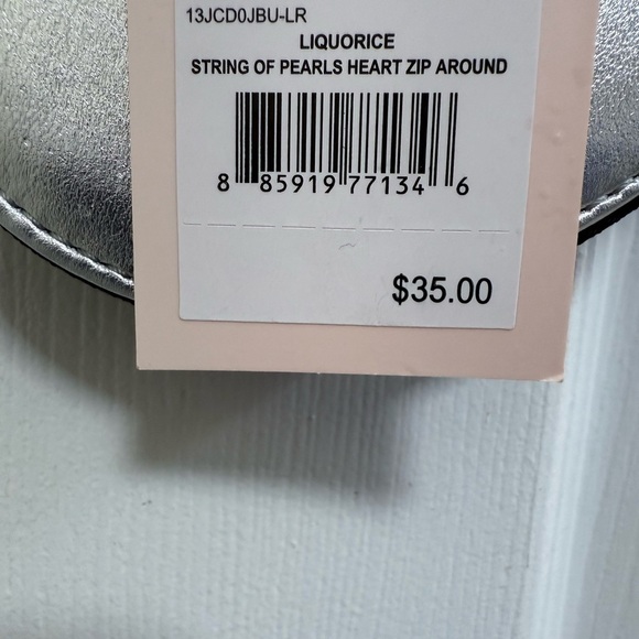 NWT Juicy Couture “String of Pearls” Heart Zip Around in Liquorice (Black) - Picture 3 of 3